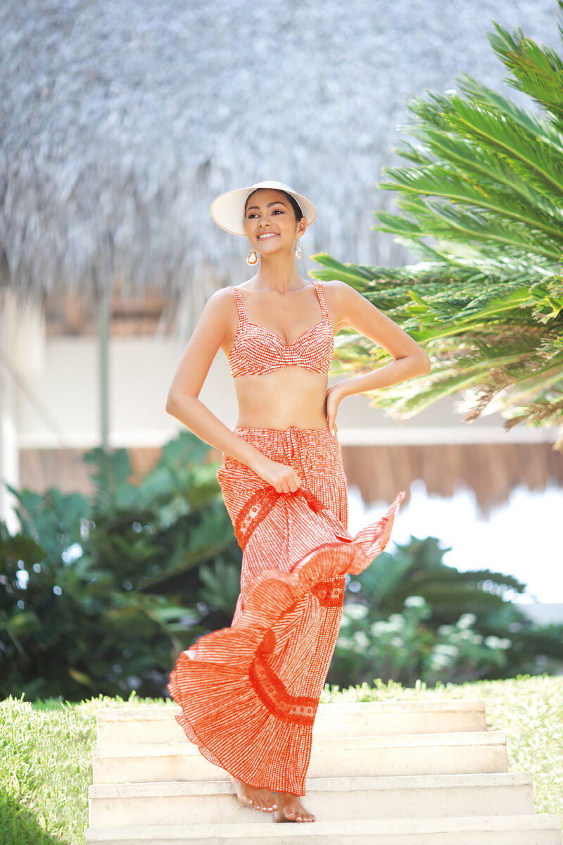 Lingerie By M - Sunflair Bikini MULTI-COLOUR - Creëer een stijlvolle strandlook met de Sunflair bikini set in het oranje met beugel. Geniet van comfort en een perfecte pasvorm
